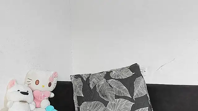Snapshot of salome_daniel chatting on 06.25.26 salome daniel online show from 06.25.26
