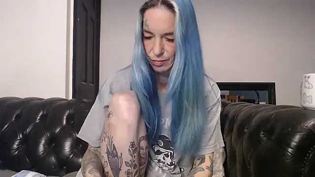 Snapshot of RavenryderUK chatting on 01.06.25 RavenryderUK online show from 01.06.25