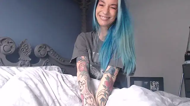 Snapshot of RavenryderUK chatting on 01.09.25 RavenryderUK online show from 01.09.25