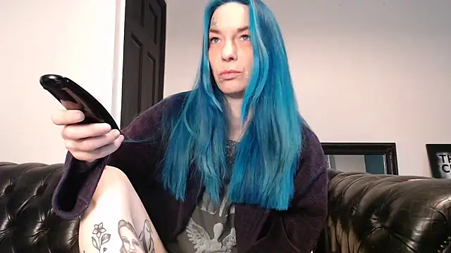 Snapshot of RavenryderUK chatting on 02.19.25 RavenryderUK online show from 02.19.25