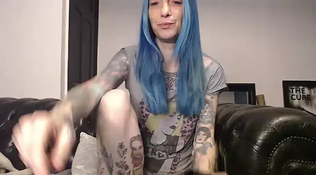 Snapshot of RavenryderUK chatting on 02.22.25 RavenryderUK online show from 02.22.25