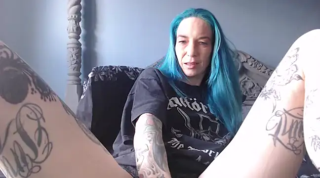 Snapshot of RavenryderUK chatting on 02.26.25 RavenryderUK online show from 02.26.25