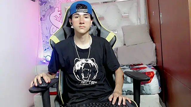 johnny cagee online show from 10.16.25