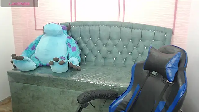 stephania t online show from 02.13.25