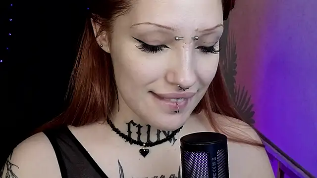 Snapshot of violetviolator chatting on 02.08.25 violetviolator online show from 02.08.25