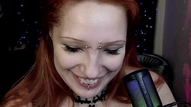 Snapshot of violetviolator chatting on 02.08.25 violetviolator online show from 02.08.25