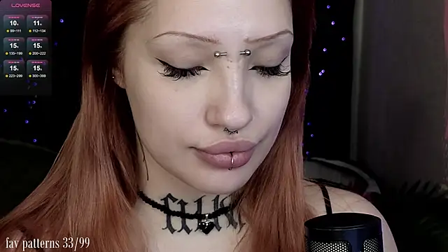 Snapshot of violetviolator chatting on 02.13.25 violetviolator online show from 02.13.25