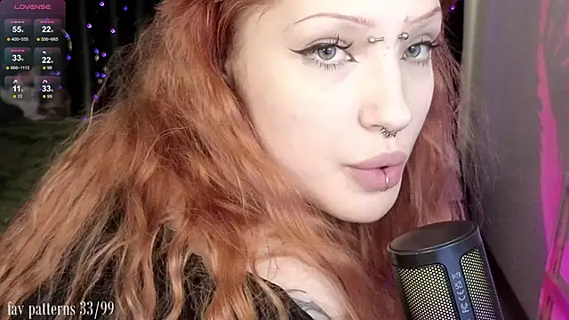 Snapshot of violetviolator chatting on 02.20.25 violetviolator online show from 02.20.25