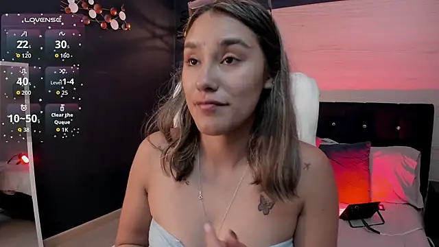 Snapshot of _Sophie__miller chatting on 04.29.26 Sophie miller online show from 04.29.26