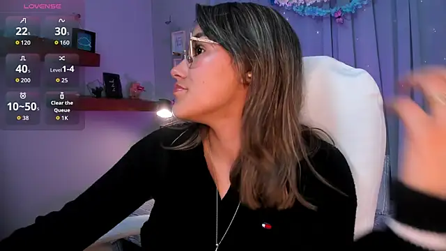 Snapshot of _Sophie__miller chatting on 05.18.26 Sophie miller online show from 05.18.26