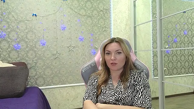 -DIVORA- online show from 03.09.25