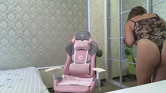 -DIVORA- online show from 09.13.25