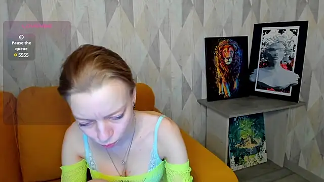 Snapshot of Michelle_Blond chatting on 02.11.25 Michelle Blond online show from 02.11.25