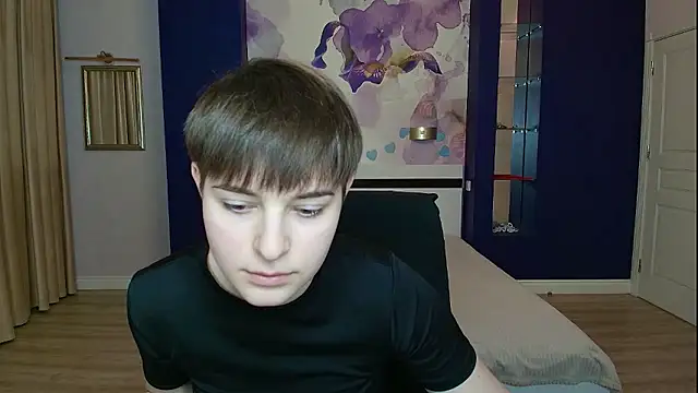 EmiliaYours online show from 01.18.26