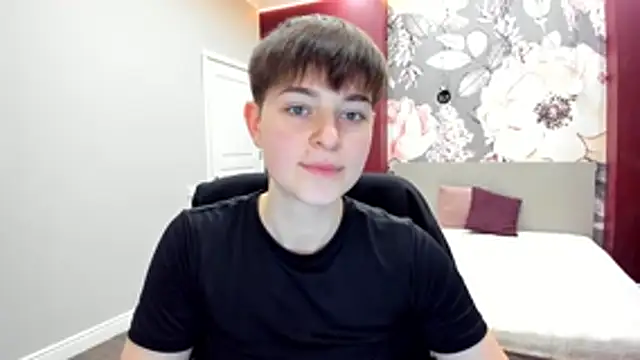 EmiliaYours online show from 02.02.26