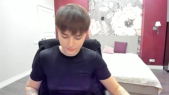 EmiliaYours online show from 02.10.26