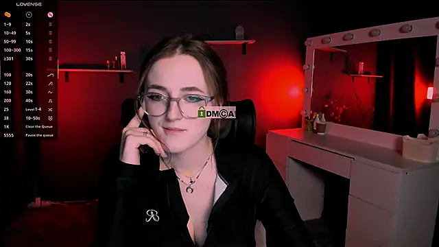 luna berryy online show from 03.15.25