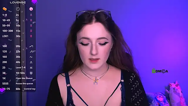 luna berryy online show from 11.19.25