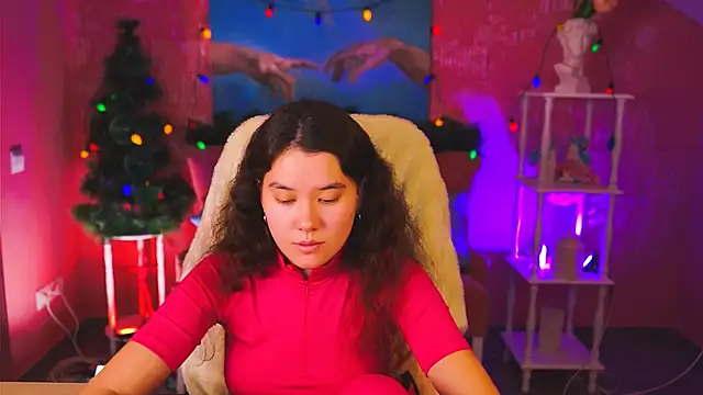 Snapshot of LeesaLee chatting on 12.06.24 LeesaLee online show from 12.06.24