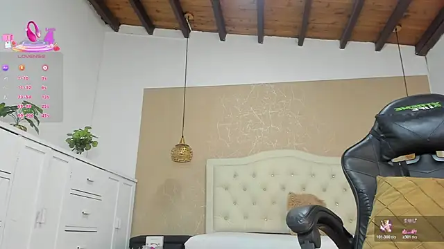 Snapshot of Eva_abc chatting on 11.08.25 Eva abc online show from 11.08.25