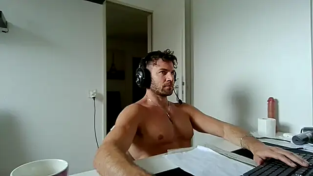 alpha-hunk online show from 04.14.26