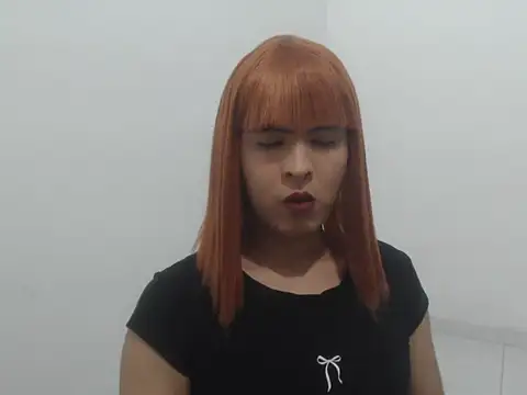 Snapshot of estefania224 chatting on 04.27.26 estefania224 online show from 04.27.26