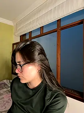 aurora divine online show from 10.03.25