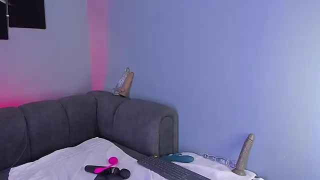 Snapshot of maddy_walker chatting on 01.21.25 maddy walker online show from 01.21.25