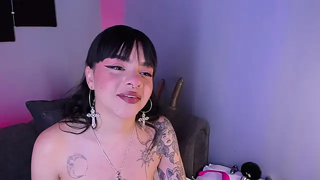 Snapshot of maddy_walker chatting on 01.22.25 maddy walker online show from 01.22.25