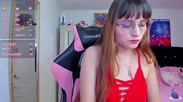 Snapshot of Lucyy-hess chatting on 12.04.24 Lucyy-hess online show from 12.04.24