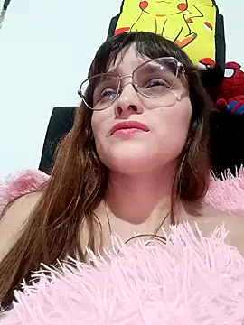 Snapshot of Lucyy-hess chatting on 12.14.24 Lucyy-hess online show from 12.14.24
