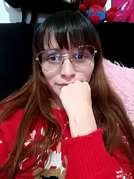 Snapshot of Lucyy-hess chatting on 12.18.24 Lucyy-hess online show from 12.18.24
