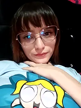 Snapshot of Lucyy-hess chatting on 12.24.24 Lucyy-hess online show from 12.24.24
