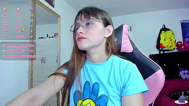 Snapshot of Lucyy-hess chatting on 12.26.24 Lucyy-hess online show from 12.26.24