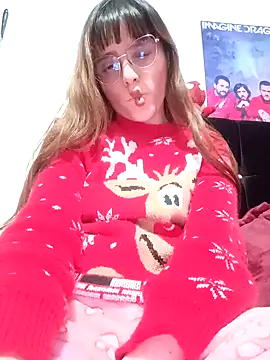 Snapshot of Lucyy-hess chatting on 12.27.24 Lucyy-hess online show from 12.27.24