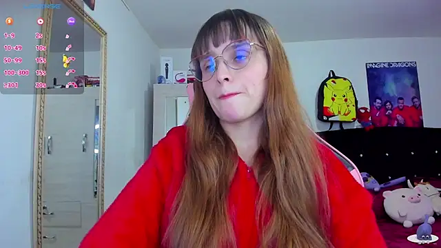 Snapshot of Lucyy-hess chatting on 12.30.24 Lucyy-hess online show from 12.30.24