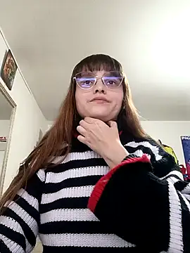 Snapshot of Lucyy-hess chatting on 01.05.25 Lucyy-hess online show from 01.05.25