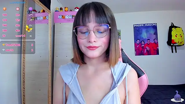 Snapshot of Lucyy-hess chatting on 09.17.25 Lucyy-hess online show from 09.17.25