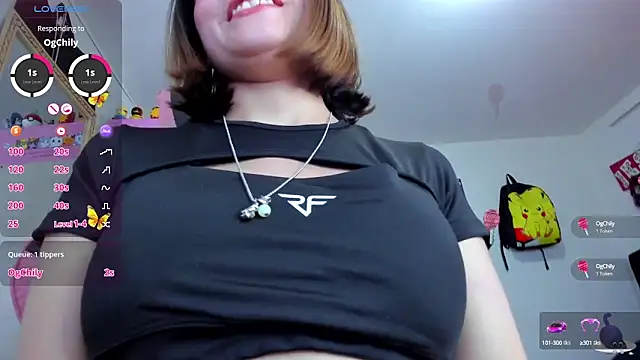 Snapshot of Lucyy-hess chatting on 09.23.25 Lucyy-hess online show from 09.23.25