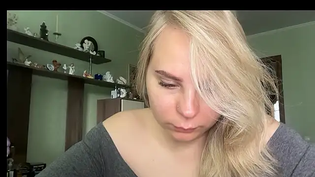 Snapshot of Thalia__Star chatting on 06.19.26 Thalia Star online show from 06.19.26