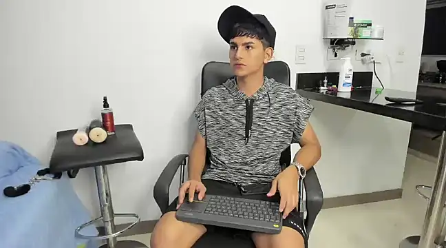 Snapshot of Lyam_ap chatting on 01.15.25 Lyam ap online show from 01.15.25