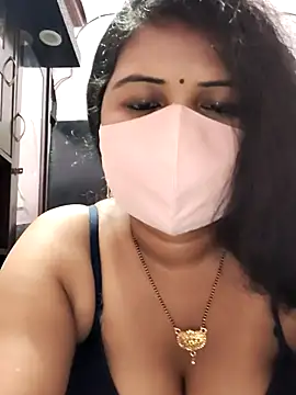 Snapshot of Dr_Chhaya chatting on 06.10.26 Dr Chhaya online show from 06.10.26