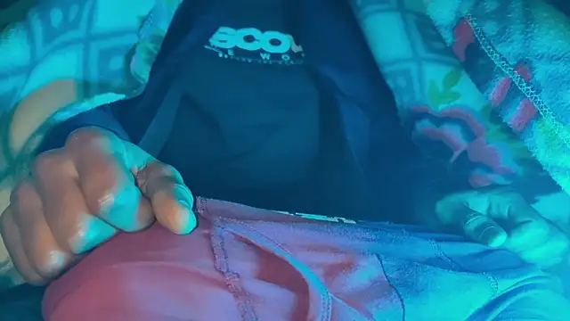 Snapshot of scmylife chatting on 11.28.25 scmylife online show from 11.28.25