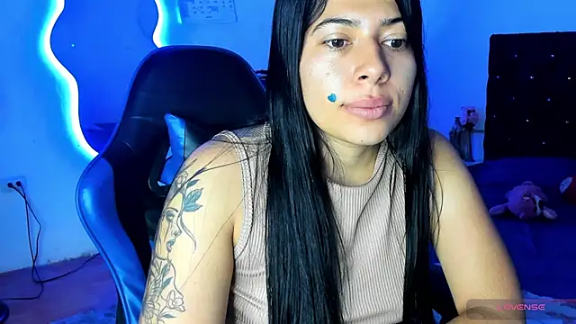 Snapshot of Caro_kitty- chatting on 12.17.25 Caro kitty- online show from 12.17.25