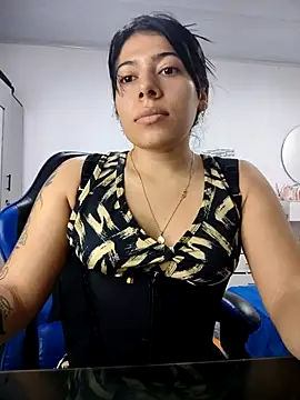 Snapshot of Caro_kitty- chatting on 12.19.25 Caro kitty- online show from 12.19.25