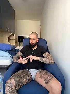 Snapshot of Gioeltoro89 chatting on 04.24.26 Gioeltoro89 online show from 04.24.26
