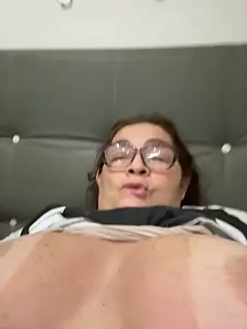 AntonellaAlondra4 online show from 11.23.25