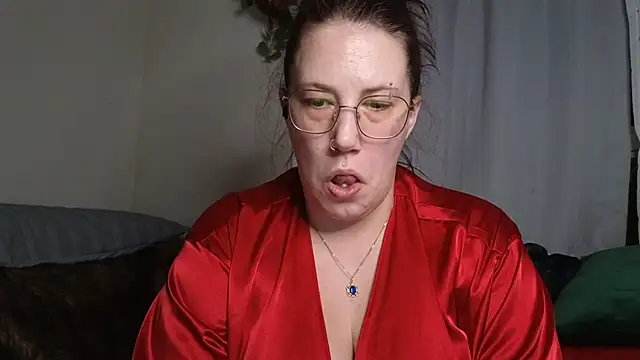 Snapshot of ThickGirlsDoItBetter chatting on 02.25.25 ThickGirlsDoItBetter online show from 02.25.25