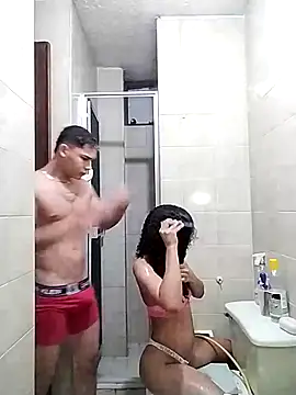 Snapshot of saraandstiven chatting on 03.13.25 saraandstiven online show from 03.13.25