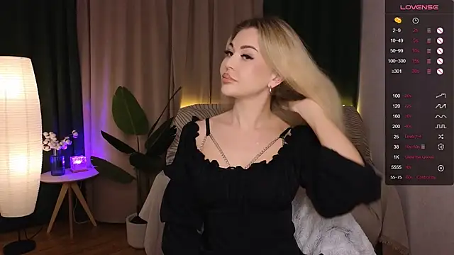 AdeleRoberts online show from 01.22.25